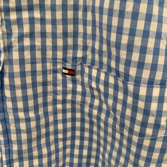 Tommy Hilfiger Men's Classic Fit  Blue Checkered Shirt - Picture 5 of 9